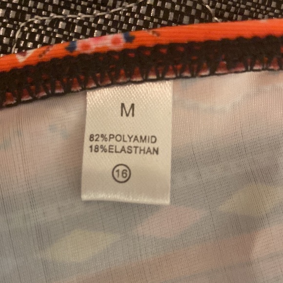 Women’s Bathing Suit sized medium #SUMMER - Picture 3 of 4